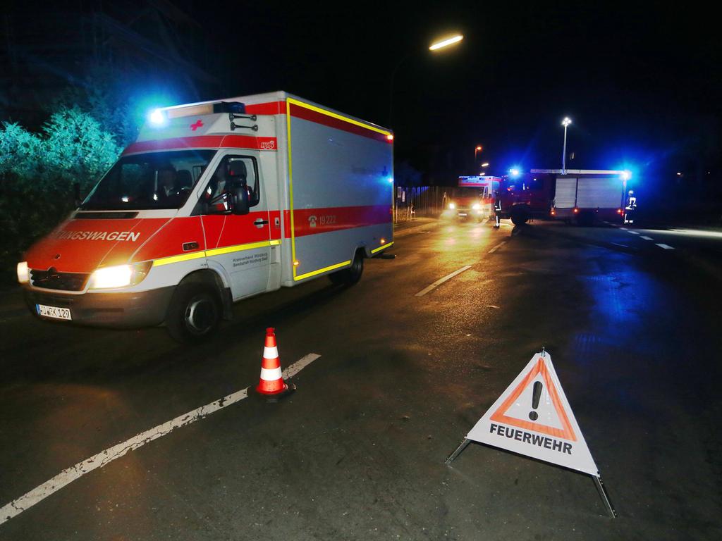 Amoklauf im Regionalzug: Ein Mann hat bei Würzburg mehrere Menschen mit einer Hieb- oder Stichwaffe attackiert.