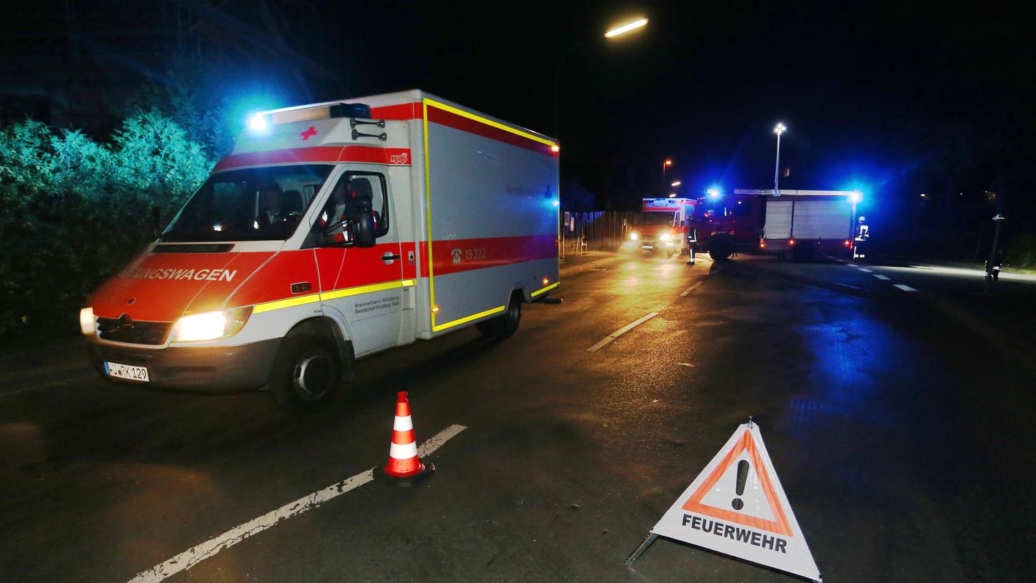 Zwei Menschen schweben nach der Axt-Attacke weiterhin in Lebensgefahr nahe Würzburg.