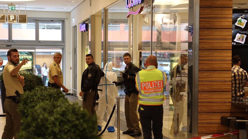 "Tötungsdelikt in einem Einkaufszentrum in der Äußeren Bayreuther Straße 80 in Nürnberg", lautete die Erstmeldung der Polizei. Schnell kristallisierten sich erste Details zu dem Vorfall heraus. Ein 47-Jähriger...