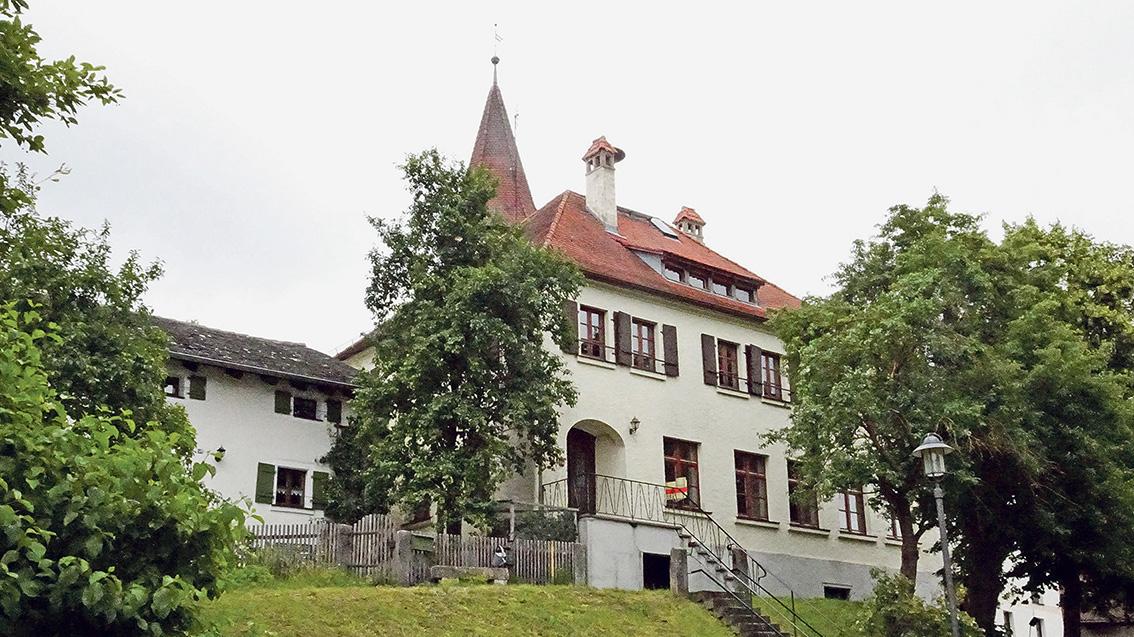 Alte Schule in Bubenheim steht zum Verkauf