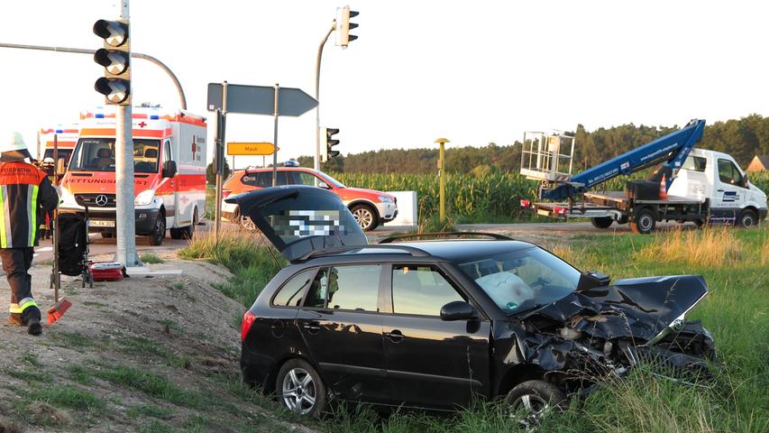 Wohl wegen einer Vorfahrtsmissachtung kam es am Dienstagabend auf der B2 nahe Mauk zu einem Zusammenstoß zweier Fahrzeuge. Keiner der Unfallbeteiligten wurde schwer verletzt.