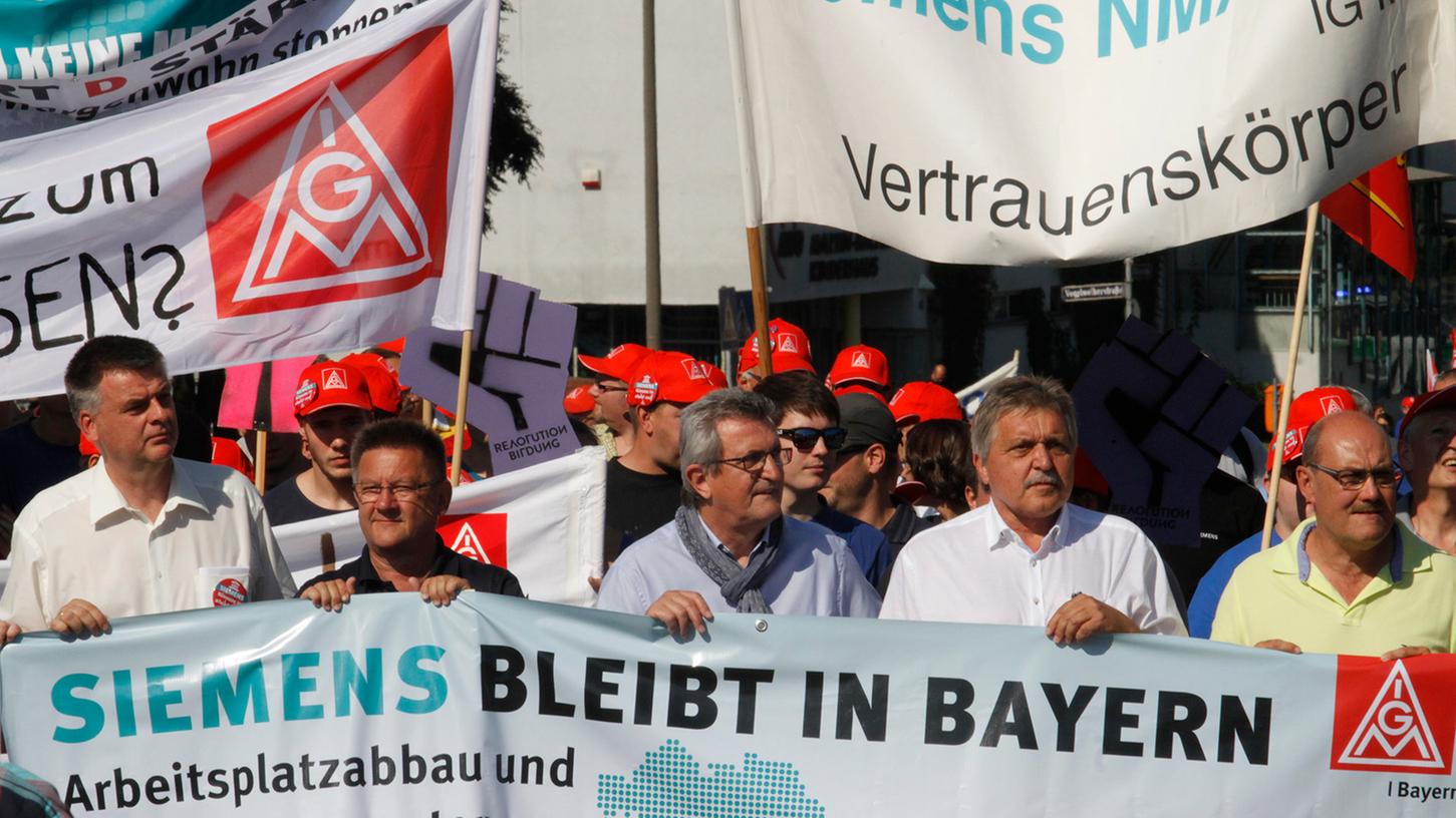 Siemens-Mitarbeiter protestieren gegen Stellenabbau