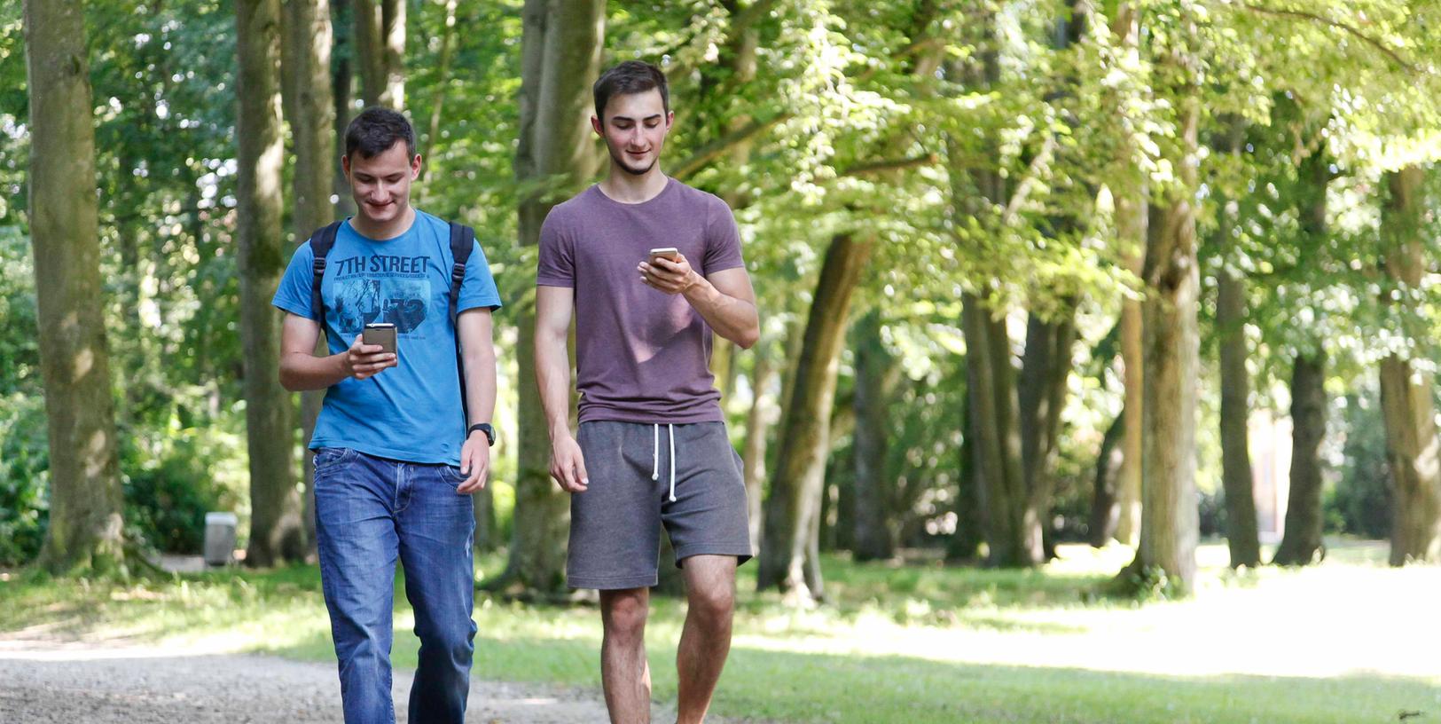 In der Bamberger Straße treffen die Freunde Julian, Marco und Matthias (von links) auf ein wildes „Rattfratz“.