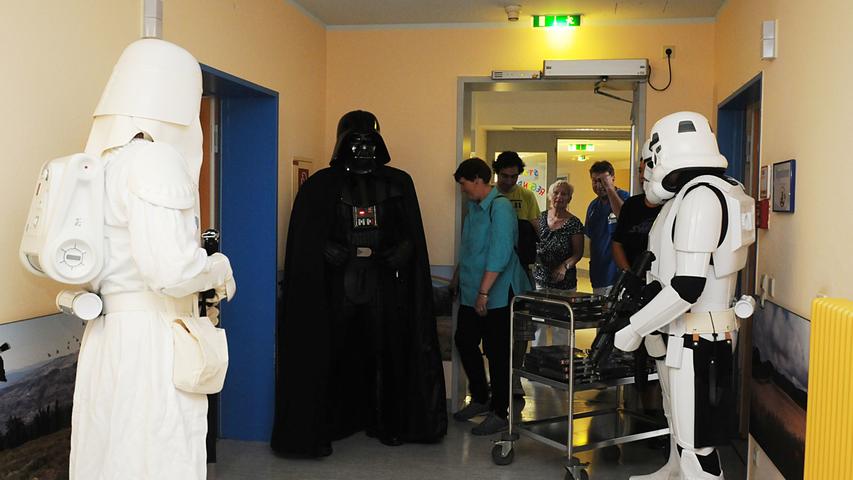 Star-Wars-Freunde in der Cnopf'schen Kinderklinik