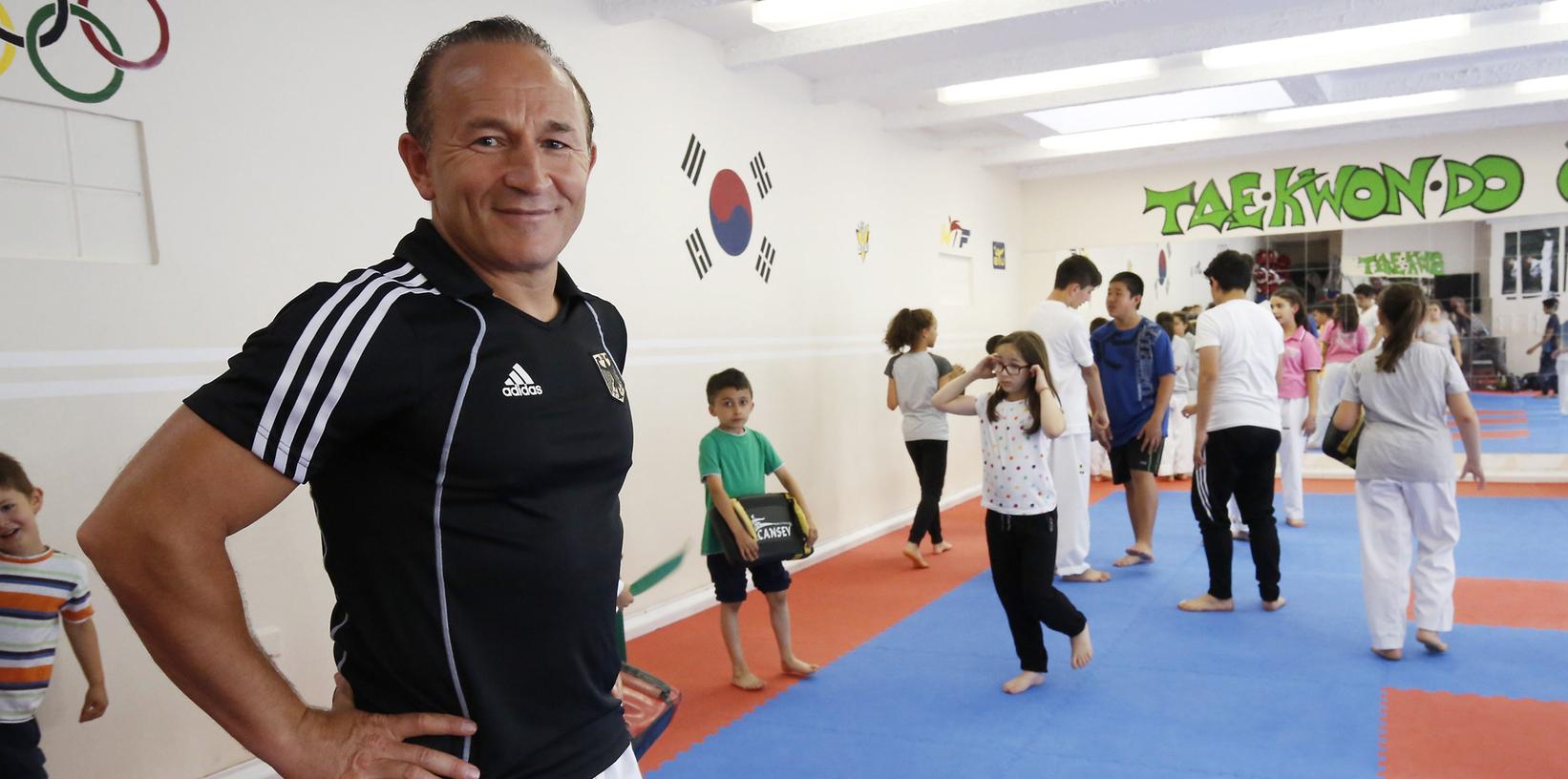 Özer Güleç ist Träger des 6. Dans  und Landestrainer der Bayer. Taekwondo Union.