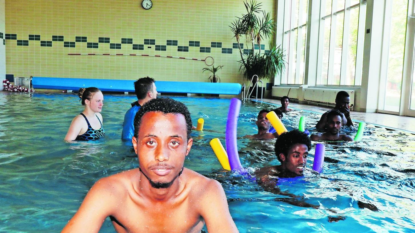 Zwölf Äthiopier lernen in Adelsdorf schwimmen