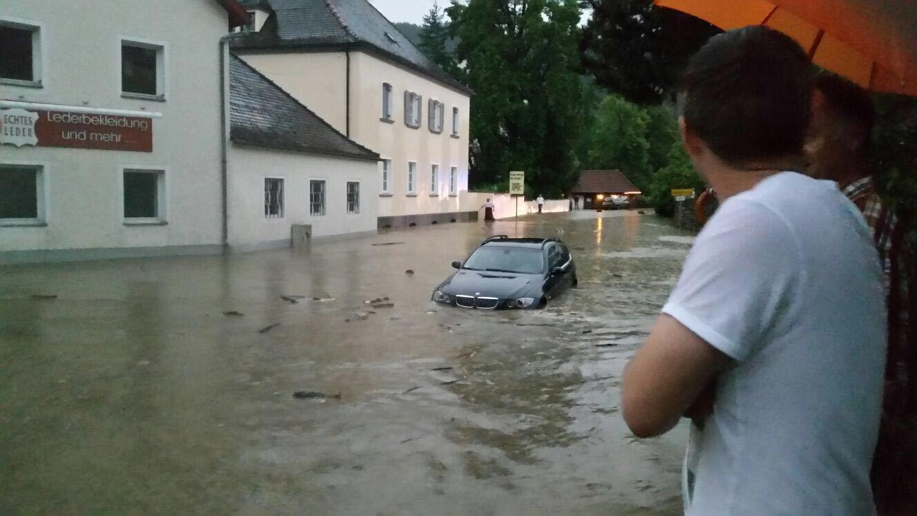 Die Wassermassen sind zurück: Wieder gab es schwere Unwetter mit Starkregen in Obernzell im Landkreis Passau.