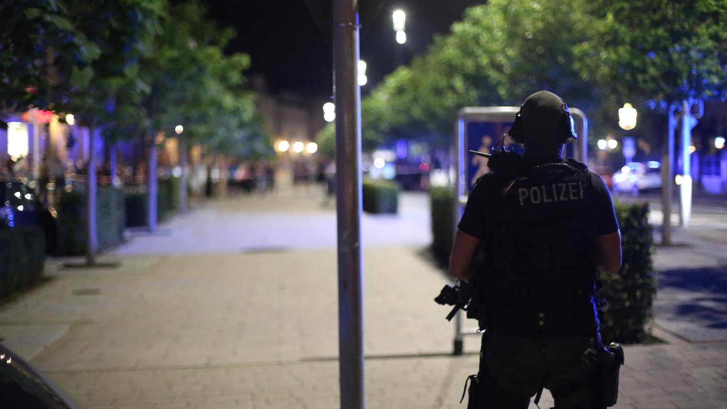 Am späten Sonntagabend kam es zu einer schweren Explosion in Ansbach. Ein 27-jähriger Flüchtling hatte sich in die Luft gesprengt.