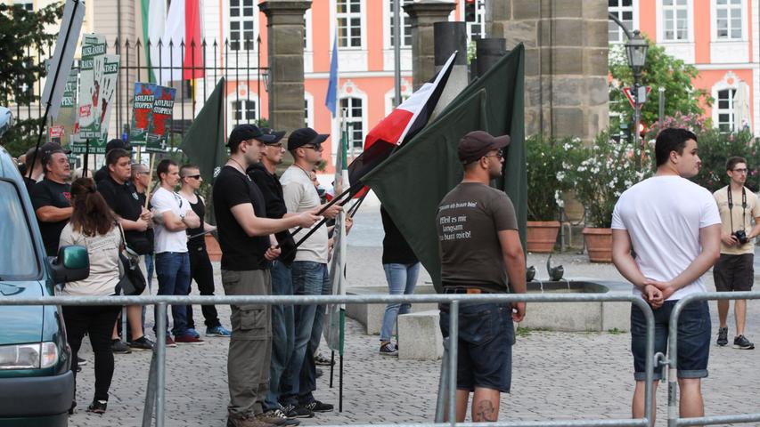 Rechts gegen Links: Spontane Demo in Ansbach