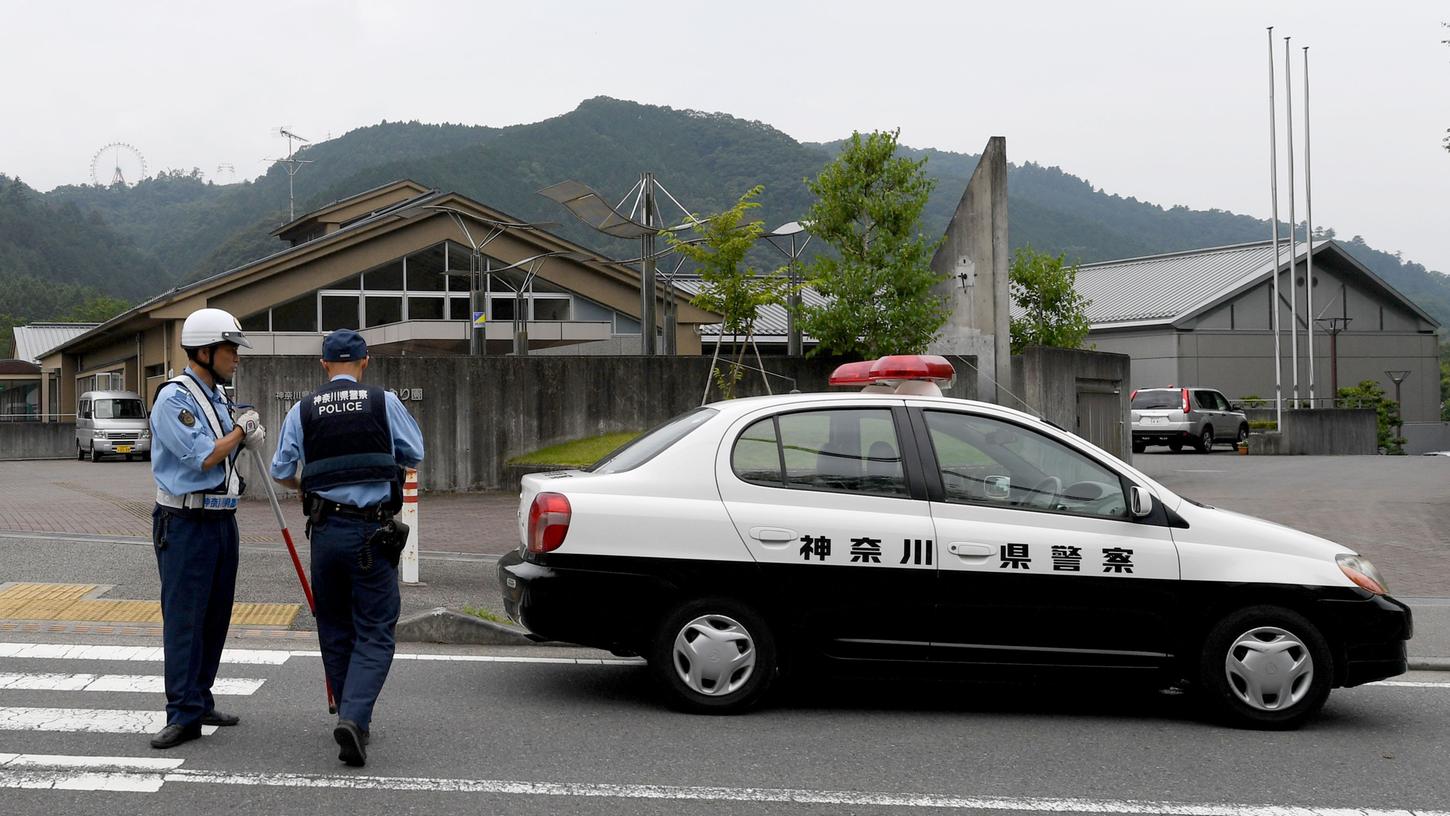 Japan unter Schock: Amokläufer tötet 19 Menschen 