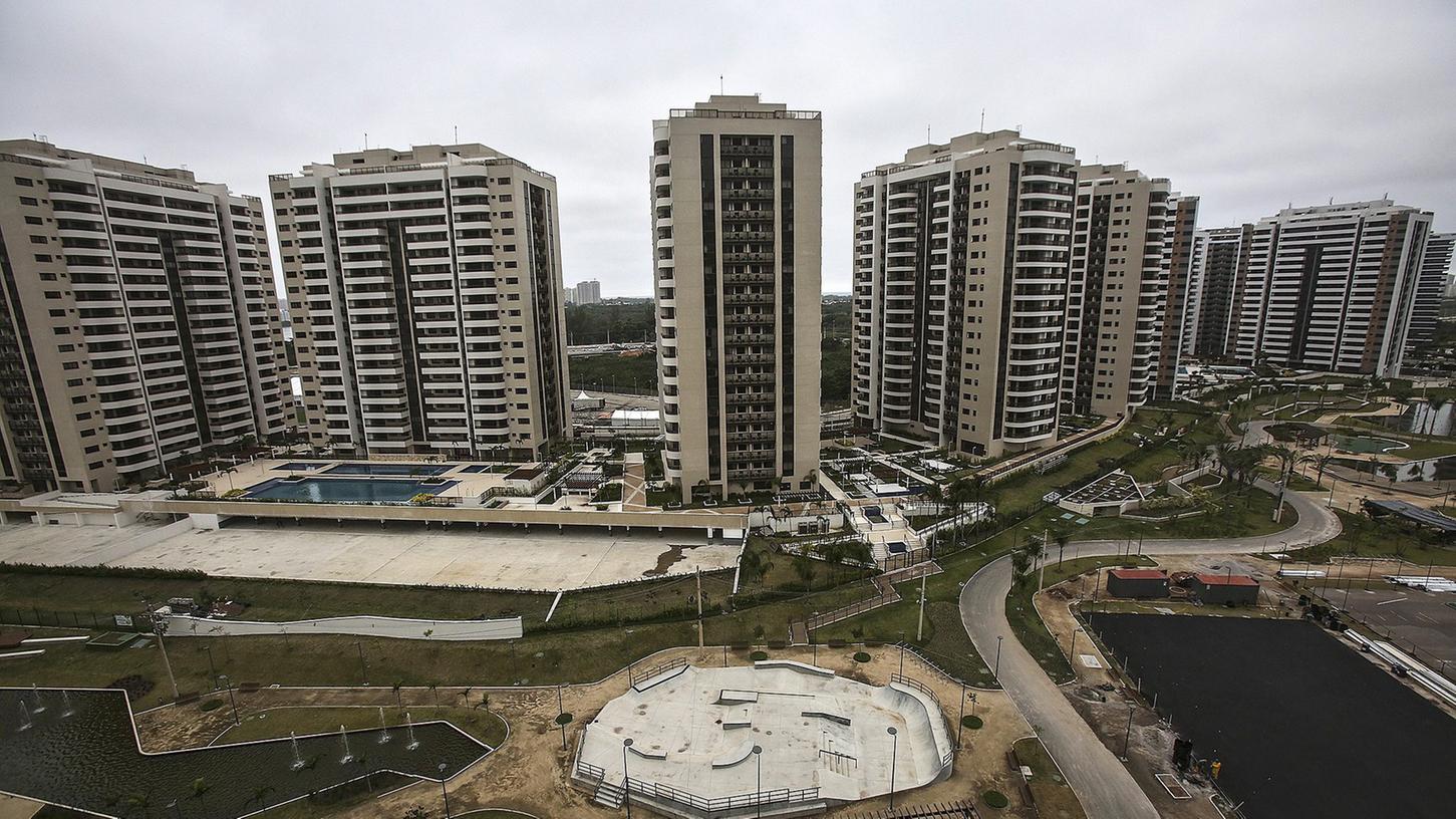 Das Olympische Dorf soll bezogen werden, doch einige der Appartements sind noch nicht fertig.