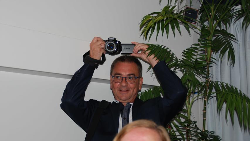 Auch der Mann hinter der Kamera wurde einmal von den Neumarkter Nachrichten in den Vordergrund gerückt: der Pressesprecher der Stadt Neumarkt, Dr. Frnaz Janka.