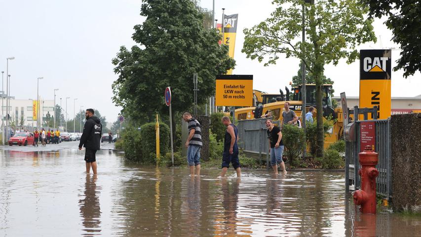 Starkregen sorgt für Überflutungen im Erlanger Süden