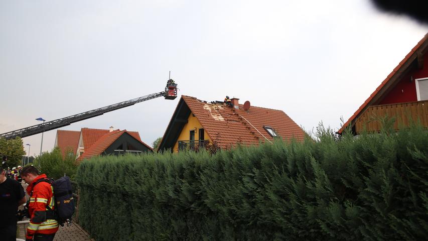 Dachstuhlbrand im Landkreis Roth nach Blitzeinschlag