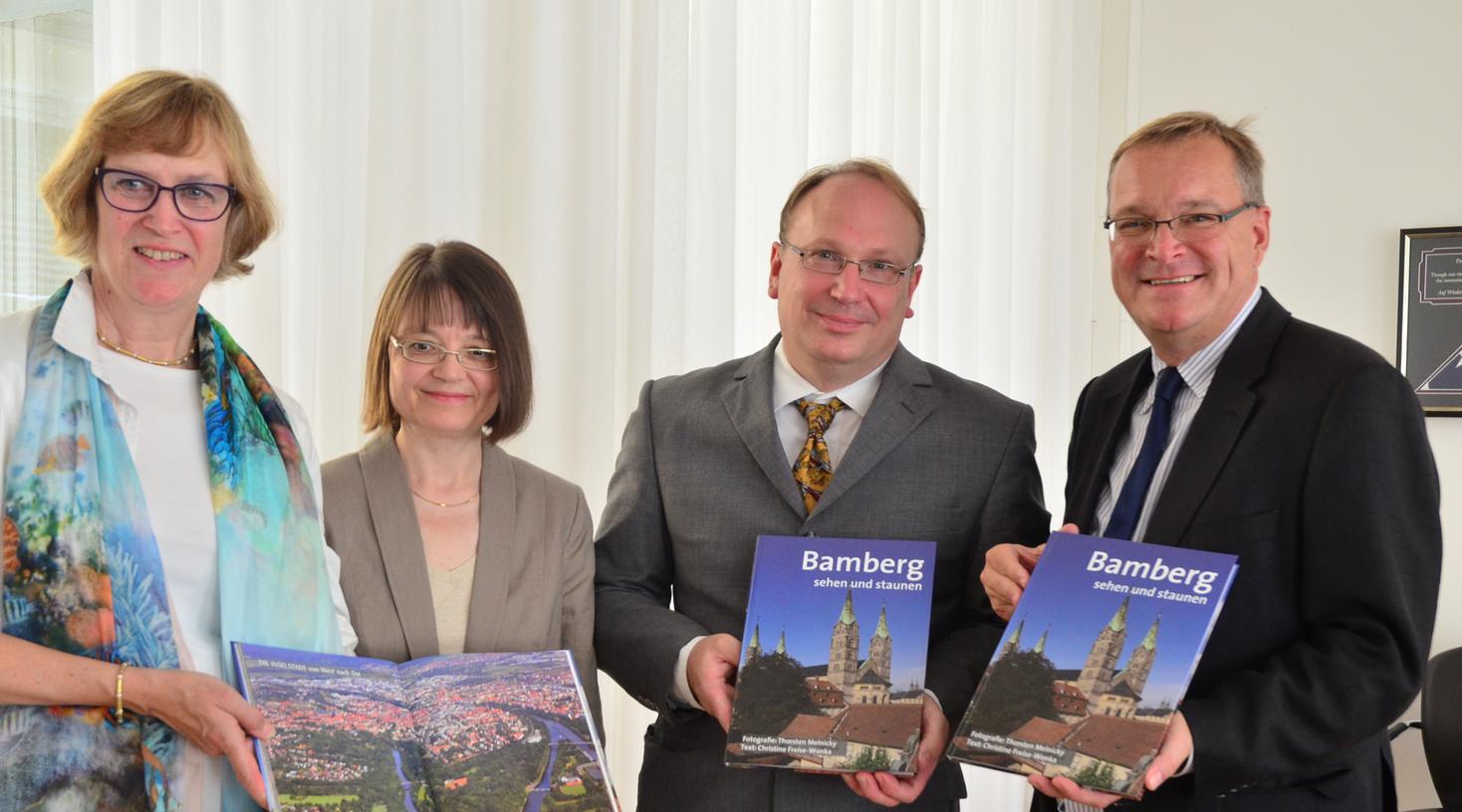 Insgesamt 128 Seiten hat das neue Hardcover-Buch mit dem Titel "Bamberg sehen und staunen".
