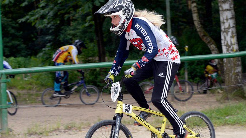 Für die Erlangerin Nadja Pries wird ein Traum wahr: Bei den Olympischen Spielen in Rio wird sie die erste Frau sein, die für Deutschland bei den BMX-Wettbewerben startet. Seit 2008 sind die BMX-Wettbewerbe olympisch und die 22-Jährige, die elffache Deutsche Meisterin ist, kann in diesem Jahr ihr Können zeigen. Zudem starten...