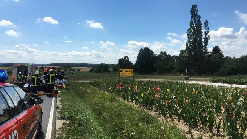 Motorradfahrer kracht gegen Pkw in Cadolzburg