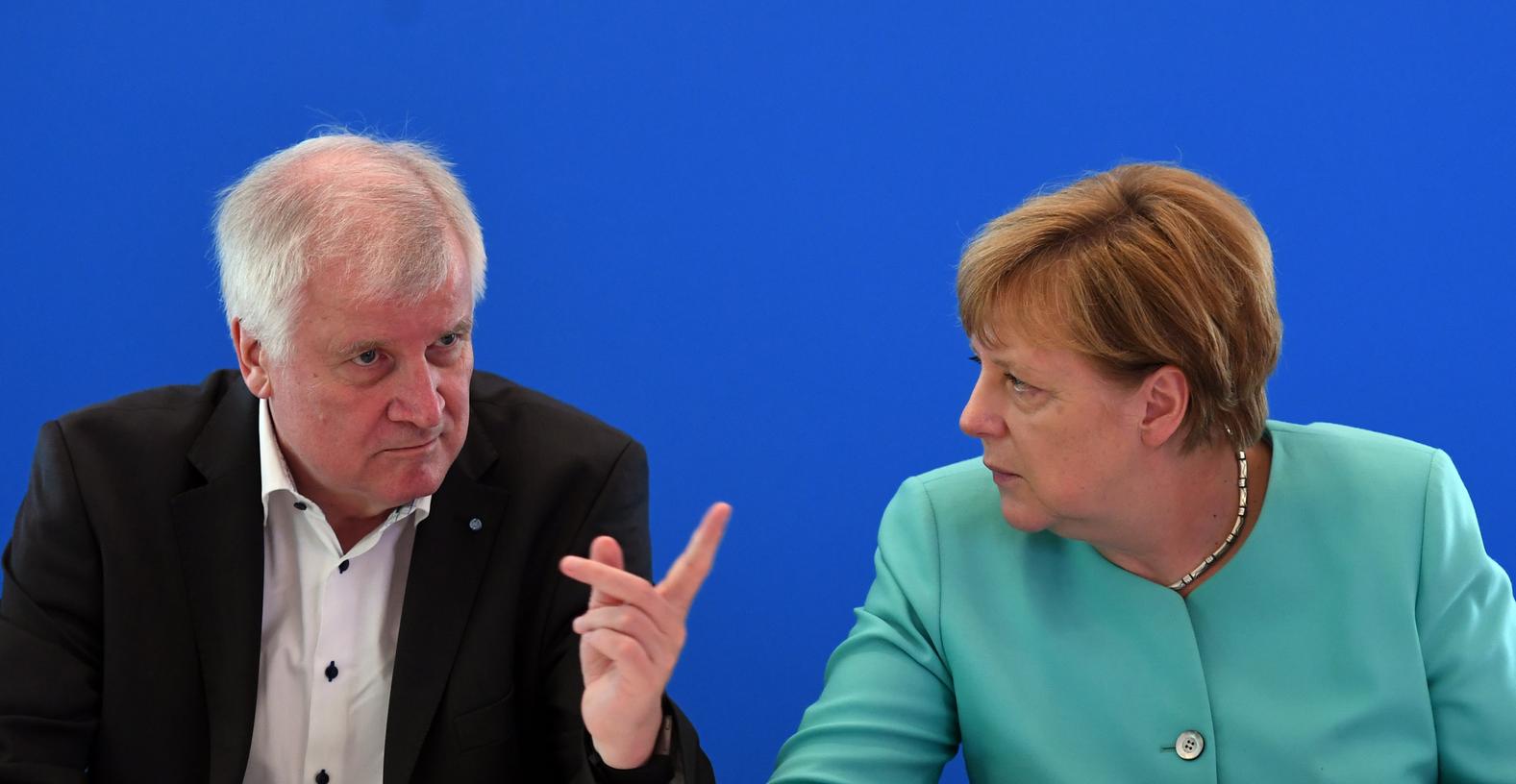 Kein "Wir schaffen das": Seehofer will sich Merkels Leitsatz nicht zu eigen machen.