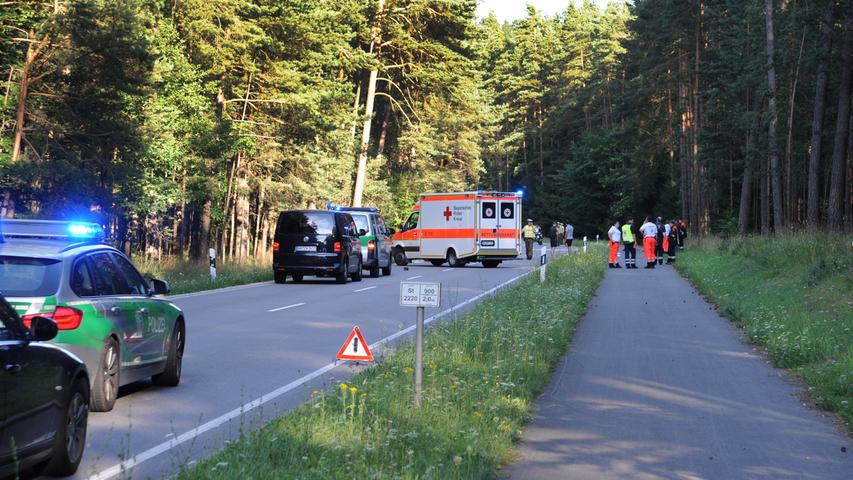 Ein 24-jähriger Mann ist auf der Fahrt von Deining Bahnhof nach Greißelbach tödlich verunglückt.