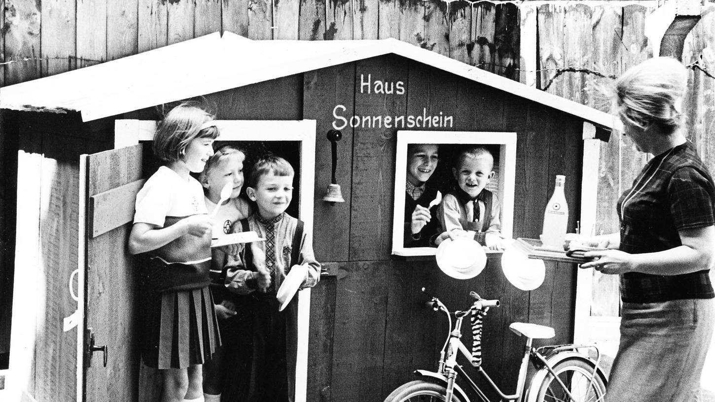 7. August 1966: Liliput-Haus im Hinterhof