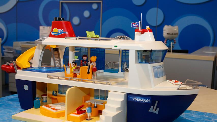 Die Sehnsucht nach dem Meer bedient Playmobil mit einem Kreuzfahrtschiff.