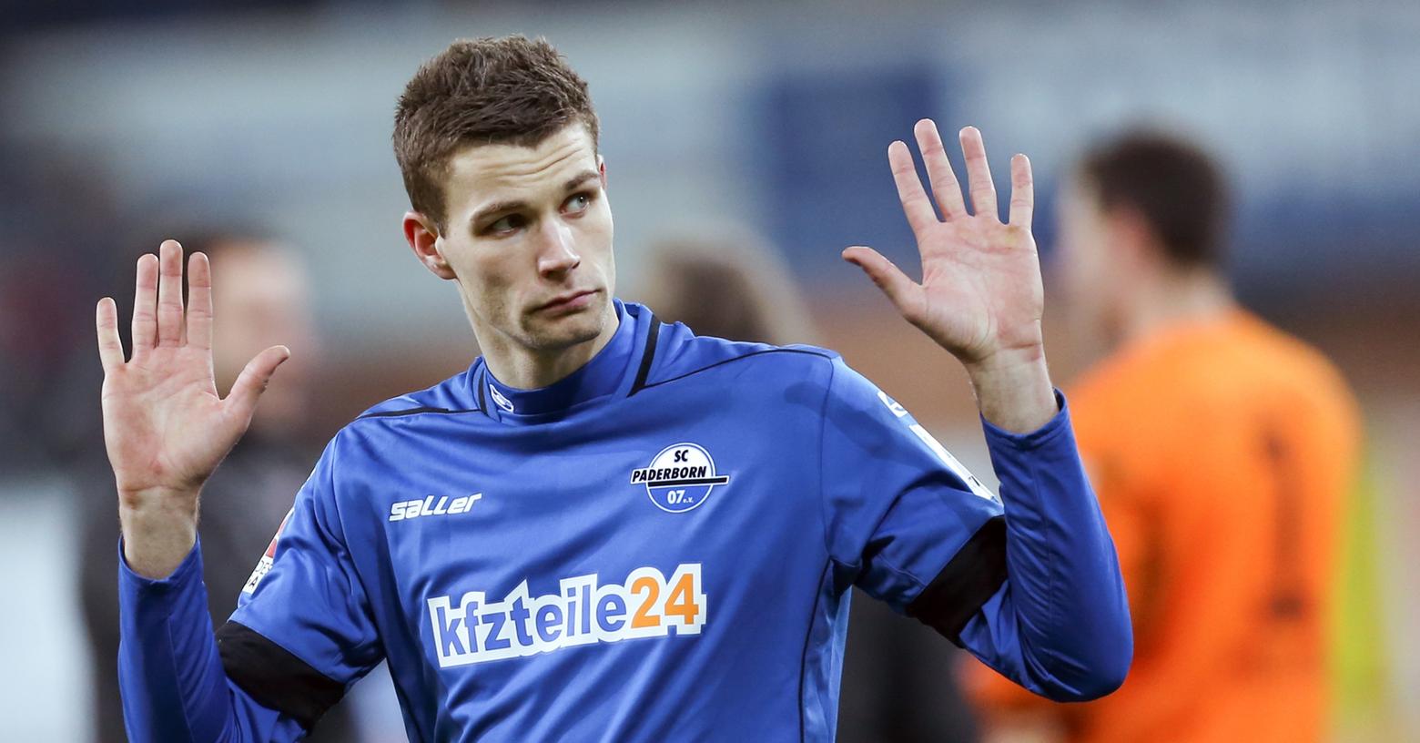 Hände hoch, Helenius! Dieser Mann ist (wohl) nicht der neue Club-Angreifer. Hände hoch, Helenius! Dieser Mann ist (wohl) nicht der neue Club-Angreifer.