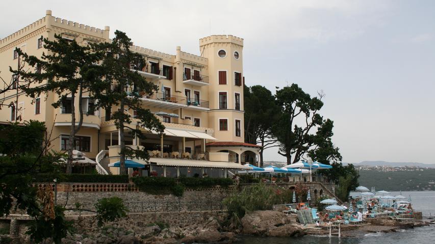 Das Miramar-Hotel am Rand von Opatija befindet sich ebenfalls in einem historischen Gebäude.
