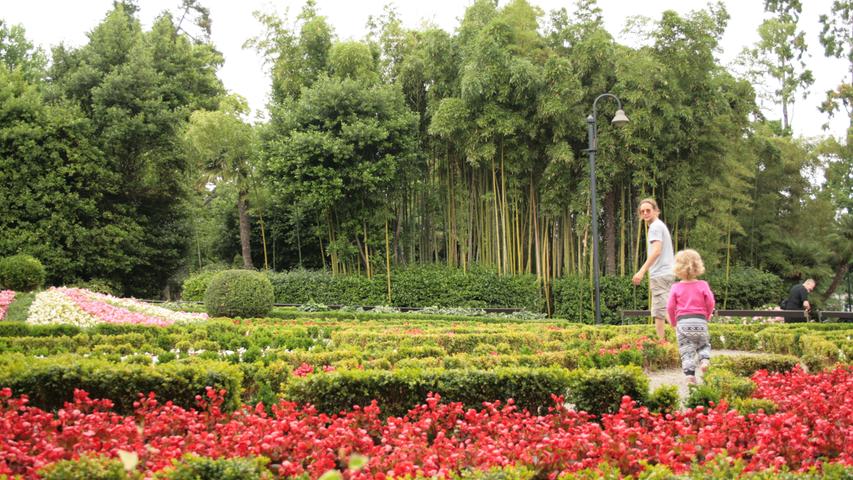Üppige Blütenpracht: Der Stadtpark von Opatija hat nicht nur ein Labyrinth...