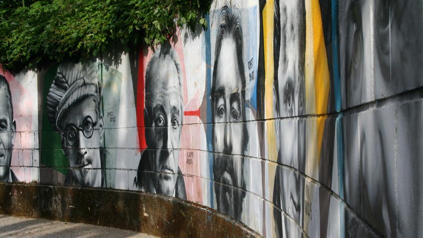 Diese Graffiti-Wand im Freiluftkino wurde berühmten Schauspielern gewidmet.