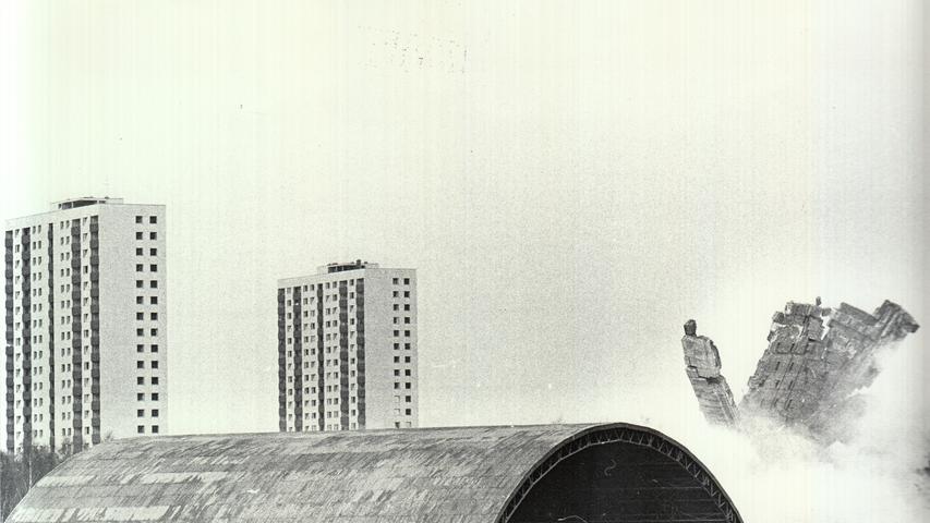 1966: Für neue Flächen für den Wohnungsbau sollten die elf Türme auf dem Märzfeld gesprengt werden. Dies erwies sich schwieriger als gedacht. Die massiven Bauten konnten erst nach mehrmaligen Versuchen den Boden gleich gemacht werden.