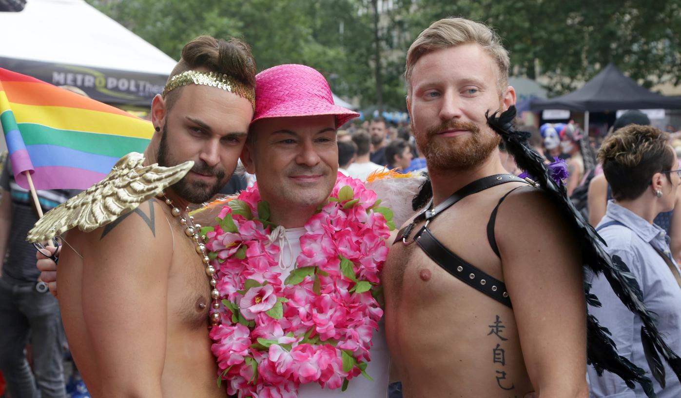 Beim Christopher Street Day in Nürnberg geht es schrill und bunt zu.