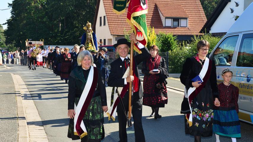 Zwiebelbrot, Geschichte und Musik beim Hohlgassfest in Dechsendorf 