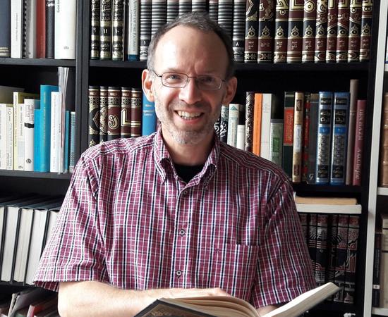 Patrick Franke von der Universität Bamberg bringt innerhalb des Wikipedia-Universums die „Bamberger Islam-Enzyklopädie“ ins Internet.