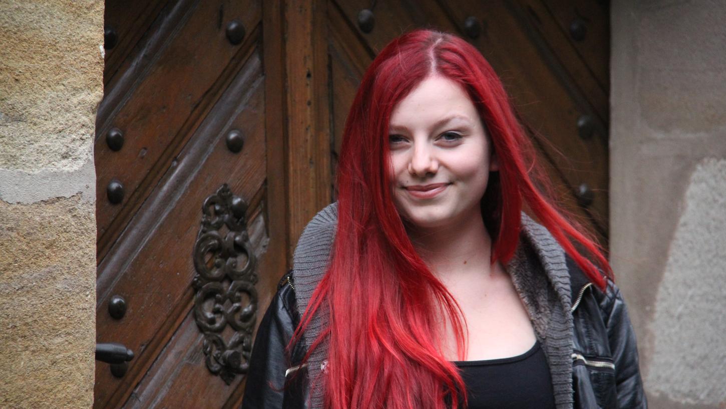 Die 19-jährige Poetryslammerin gehört mittlerweile zur Elite in der fränkischen Poetry Slam-Szene 