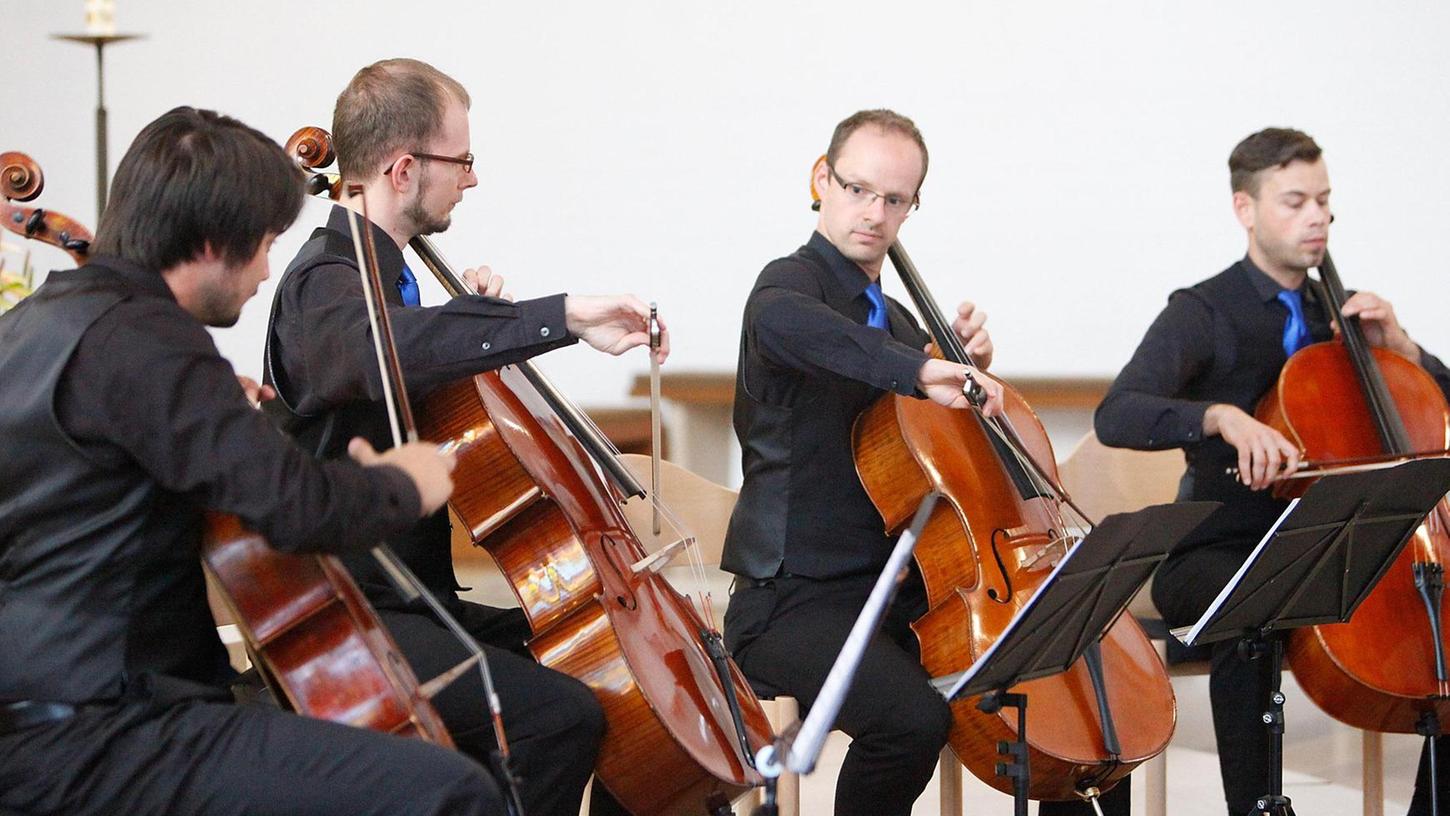 Das Celloquartett aus Hof erfüllte den Kirchenraum kontrastreich und energiegeladen mit einem breiten Musikspektrum.