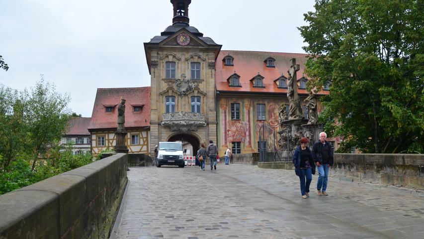 Pünklich zum Blues- und Jazzfestival und zur Sandkerwa ist der Durchgang durch Bambergs Wahrzeichen wieder frei und entzerrt die Touristenströme durch die Innenstadt enorm.