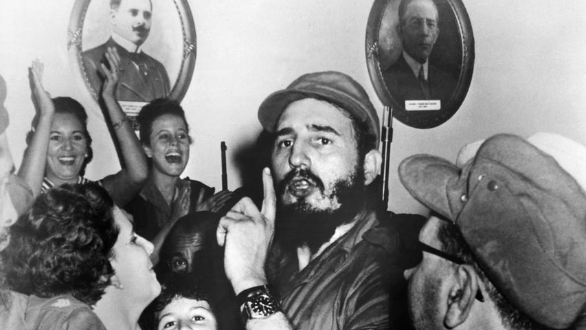 Am Neujahrstag 1959 ist Fidel Castro aber schließlich am Ziel: Diktator Fulgencio Batista flieht, die Revolution hat im zweiten Anlauf gesiegt