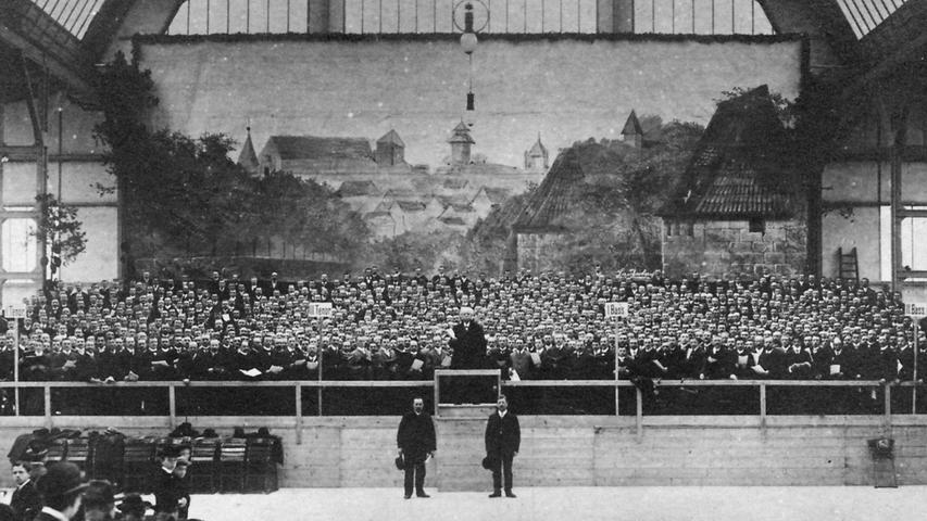 Die Arbeiterbewegung veranstaltete ihre eigenen Sängertreffen. Hier:  Das 8. Bayerische Arbeiter-Sänger-Bundesfest im Jahr 1910. 
