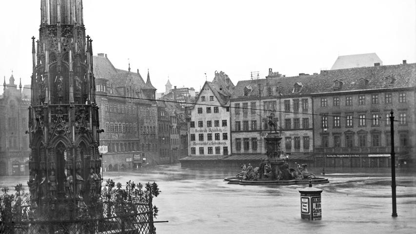 Zu den Katastrophen, die Nürnberg im 20. Jahrhundert heimsuchten, zählt das Hochwasser im Jahr 1909, das weite Teile der Innenstadt überschwemmte. 