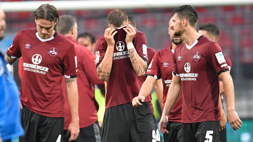 Zum Verstecken: Guido Burgstaller blieb auffällig unauffällig, überhaupt machte der FCN gegen Heidenheim keine gute Figur. Dabei war der erste Dreier der Saison doch sowas von möglich. Hier sind die Bilder des Spiels.