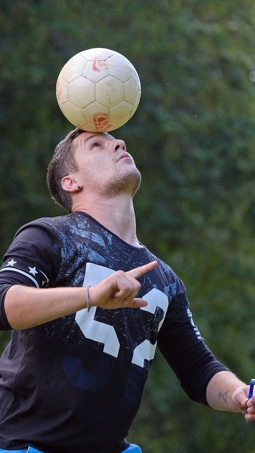 Fußball-Freestyle ist die große Leidenschaft von Anto Rosic. Zwei Stunden trainiert der 23-Jährige am Tag, jongliert den Ball mit Rücken, Kopf oder Beinen in der Luft und lässt ihn auf einem Stift tanzen, den er allein mit den Lippen hält.