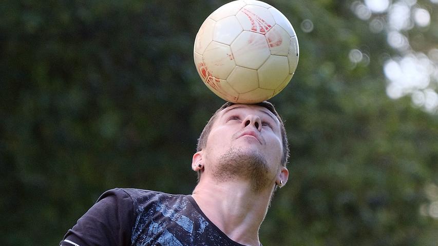 Künster am Ball: Anto Rosic ist Freestyle-Fußballer