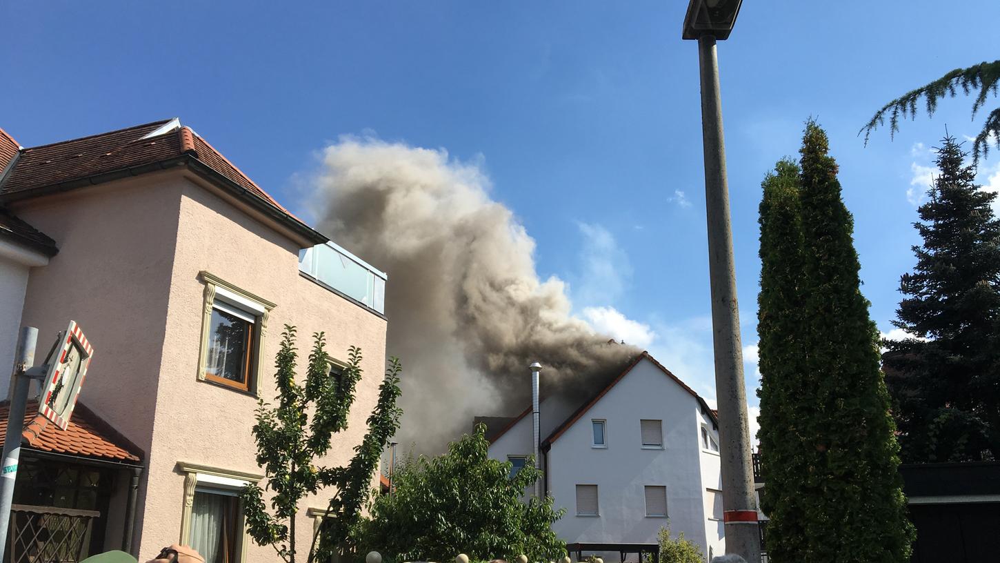Lauter Knall und Flammen: Hausbrand in Cadolzburg