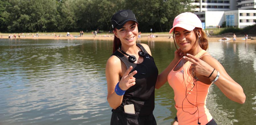 Die beiden Freundinnen Dilek Garip (32) und Nur Bal (23) sind sportlich unterwegs: "Die Atmosphäre ist einfach super, fast wie am Bodensee", meint Dilek. 