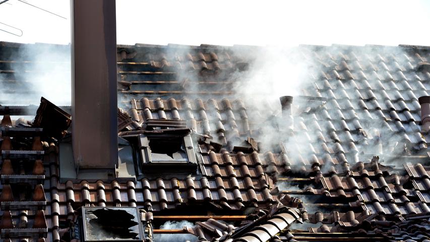 Dachgeschoss brennt: Großeinsatz in Dormitz