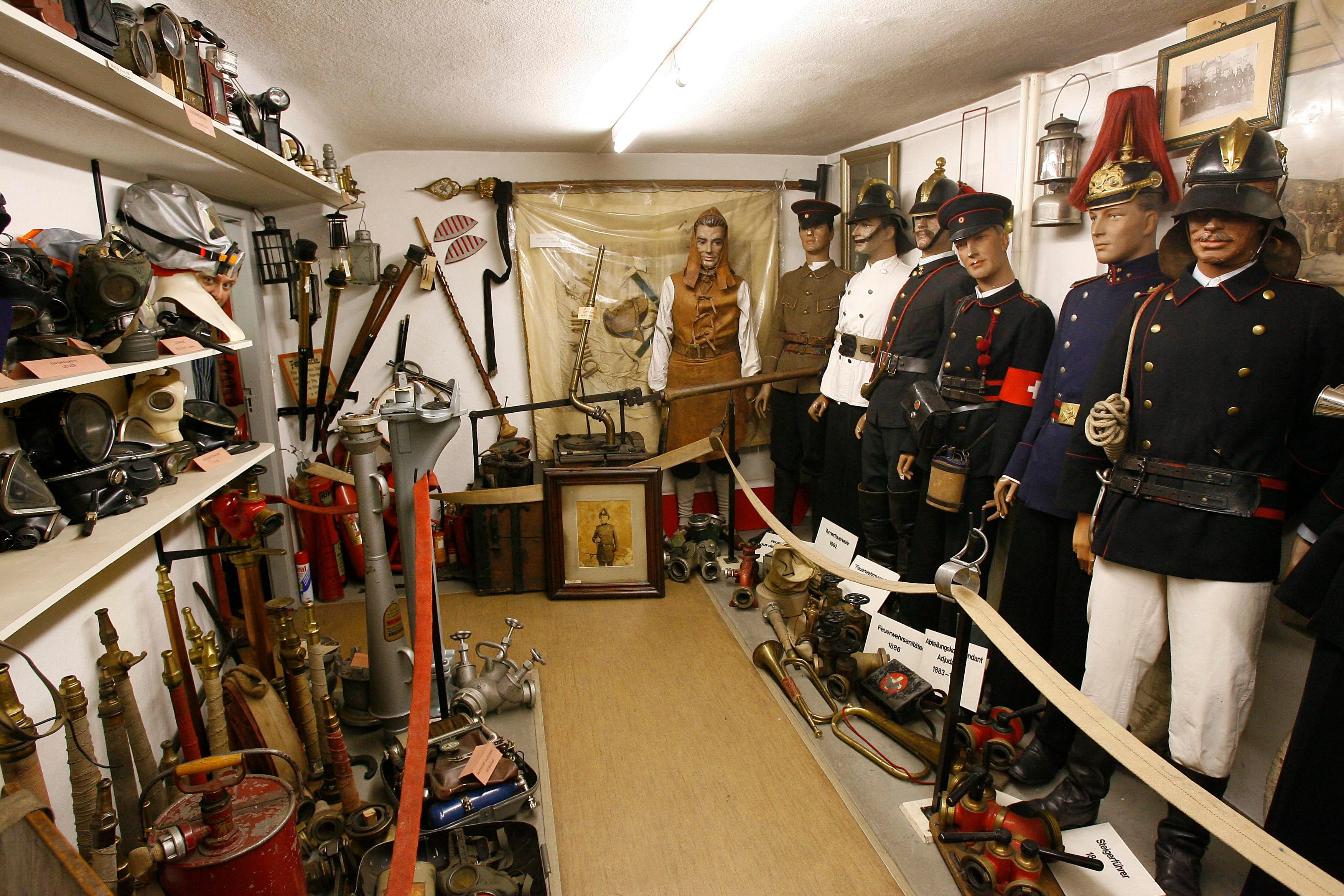 Willkommen in der Wache: So sah und sieht es im Gebäude am Helmplatz aus.