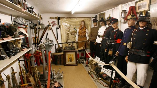 Willkommen in der Wache: So sah und sieht es im Gebäude am Helmplatz aus.