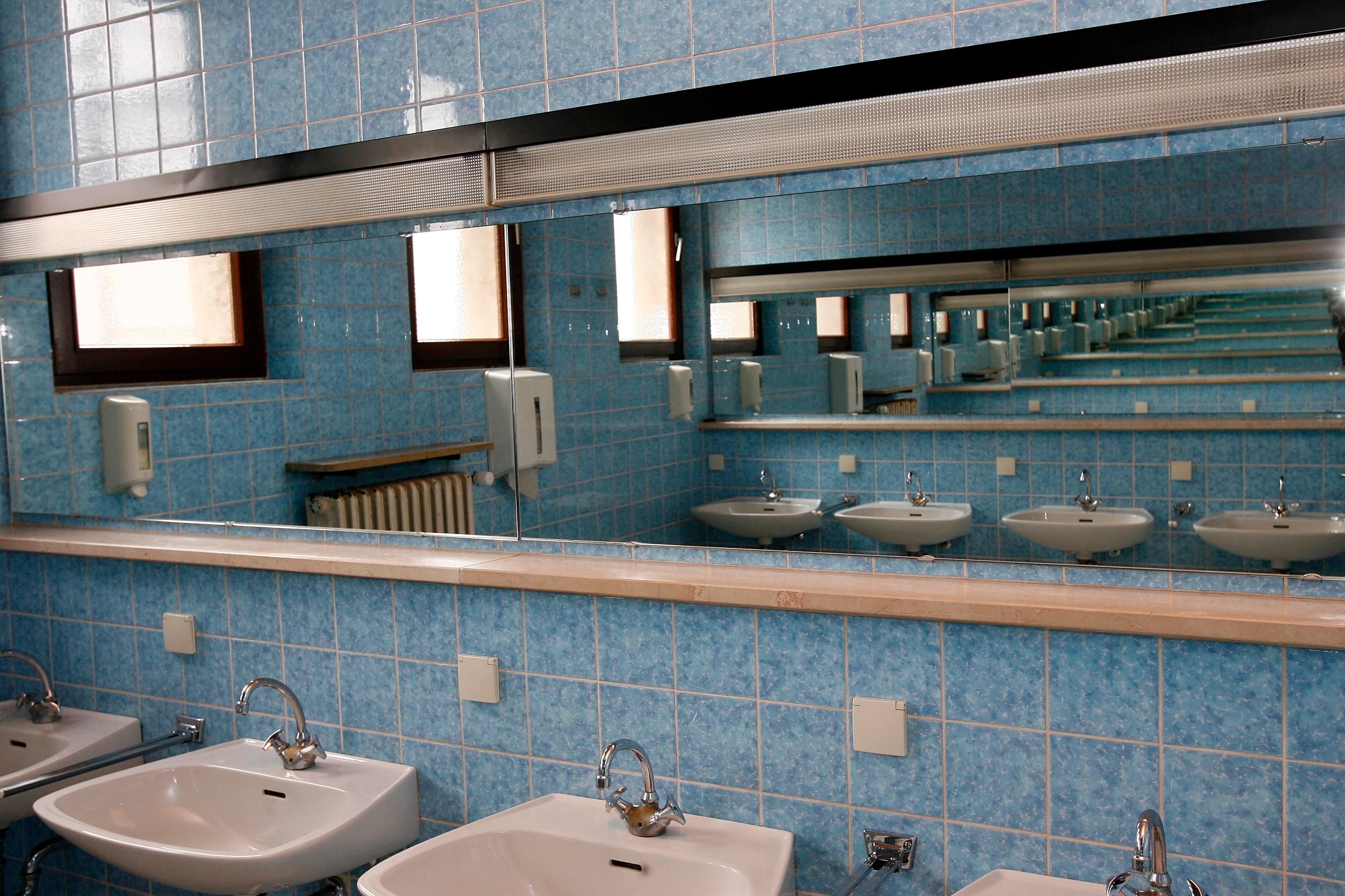 Willkommen in der Wache: So sah und sieht es im Gebäude am Helmplatz aus.