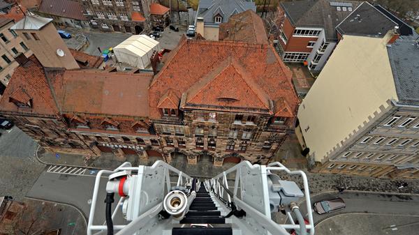 Luftige Perspektive: Die Feuerwache von der Drehleiter aus gesehen.