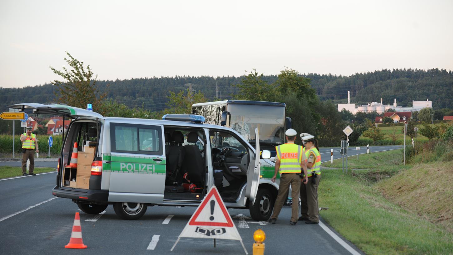 Kollision mit Bus: Radlerin stirbt bei Postbauer-Heng 